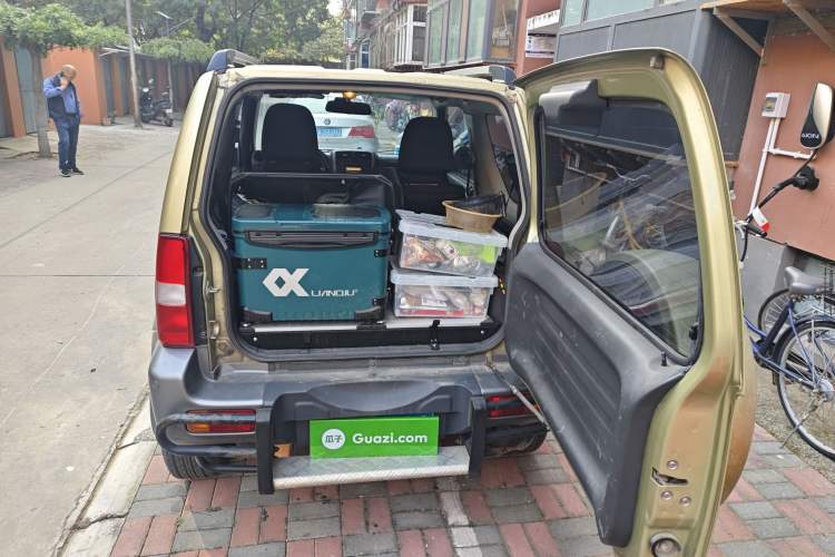 Used Suzuki Jimny 2011 1.3 AT Two-Tone Edition