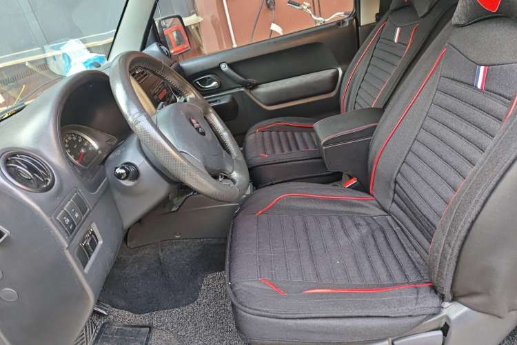 Used Suzuki Jimny 2011 1.3 AT Two-Tone Edition