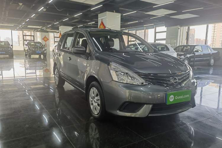 Used Nissan Livina 2015 1.6XE CVT Comfort Edition Front Right 45 Deg
