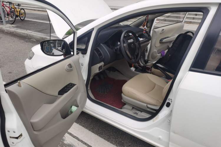 Used Everus S1 2011 1.3L Manual Comfort Edition
