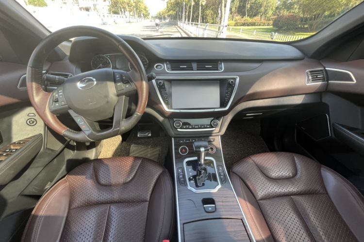 Used Land X7 2016 2.0T Panoramic Prestige Edition
