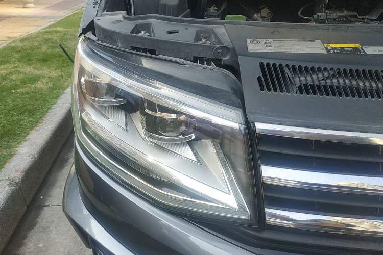 Used Volkswagen Multivan 2018 2.0 TSI Two-Wheel-Drive Luxury Edition 7 Seats