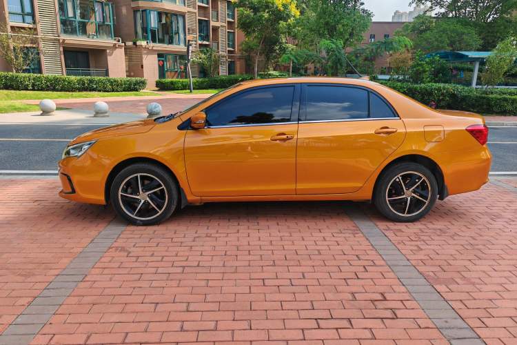 Used BYD Qin New Energy 2014 1.5T Cool Black Knight Flagship Model Exterior 4