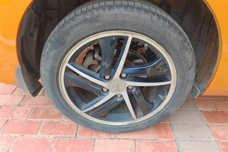 Used BYD Qin New Energy 2014 1.5T Cool Black Knight Flagship Model Exterior 9