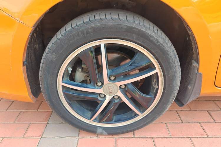 Used BYD Qin New Energy 2014 1.5T Cool Black Knight Flagship Model Exterior 8