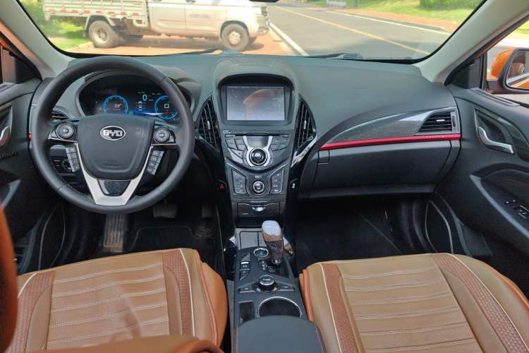 Used BYD Qin New Energy 2014 1.5T Cool Black Knight Flagship Model Interior 6