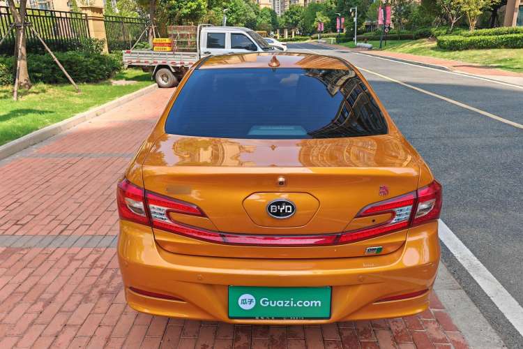 Used BYD Qin New Energy 2014 1.5T Cool Black Knight Flagship Model Exterior 6