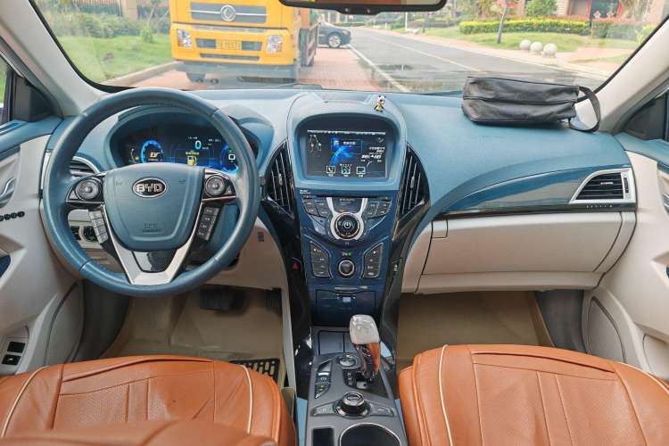 Used BYD Qin New Energy 2014 1.5T Flagship Model
