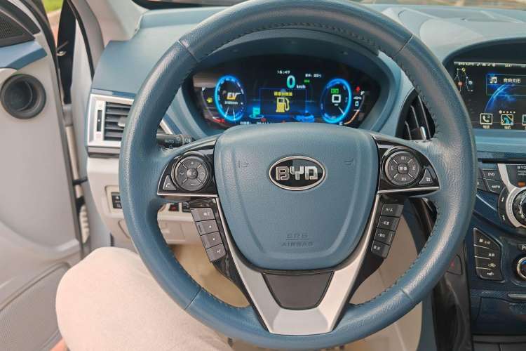 Used BYD Qin New Energy 2014 1.5T Flagship Model
