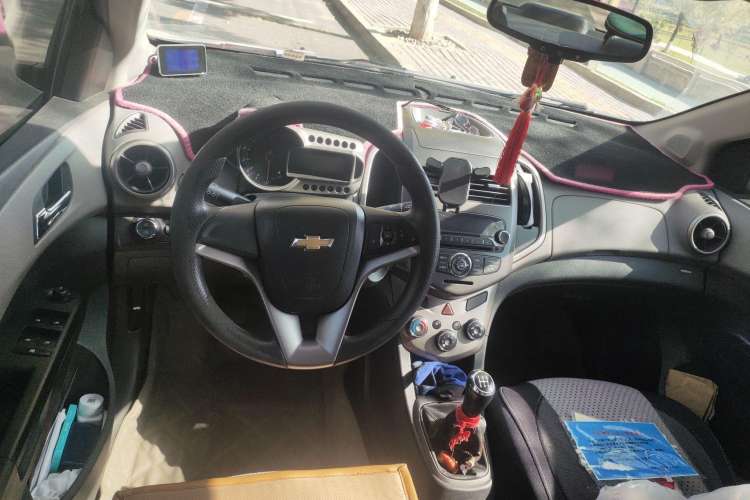 Used Chevrolet Aveo Sonic 2011 Sedan 1.4L Manual Transmission SE
