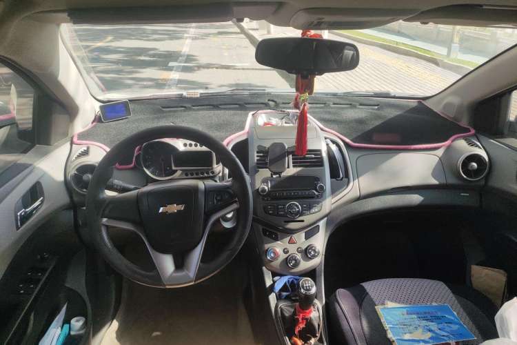 Used Chevrolet Aveo Sonic 2011 Sedan 1.4L Manual Transmission SE
