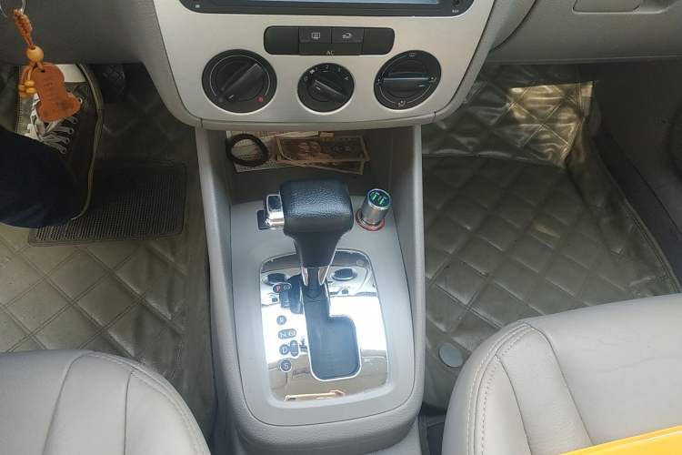 Used Volkswagen Bora 2008 1.6L Automatic Fashion Edition
