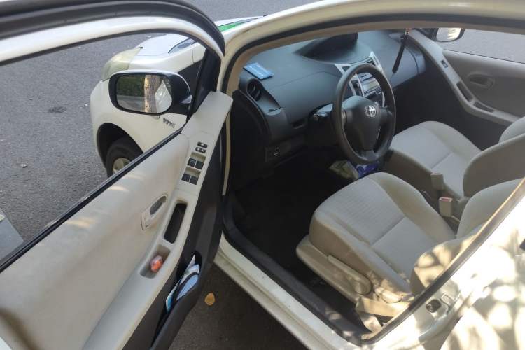 Used Toyota Yaris 2011 1.6E Automatic Charm Edition
