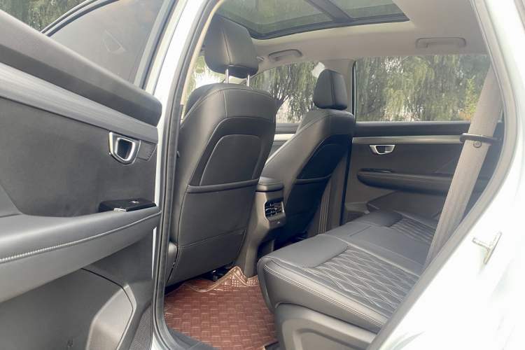 Used Wuling Asta 2022 2.0L DHT Electric-Speed Version