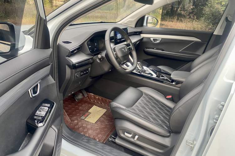 Used Wuling Asta 2022 2.0L DHT Electric-Speed Version