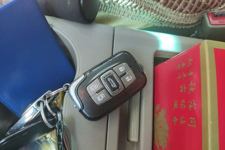 Used BYD M6 2015 2.4L Automatic Prestige Edition
