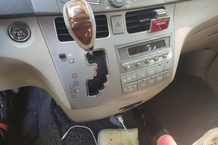 Used BYD M6 2015 2.4L Automatic Prestige Edition
