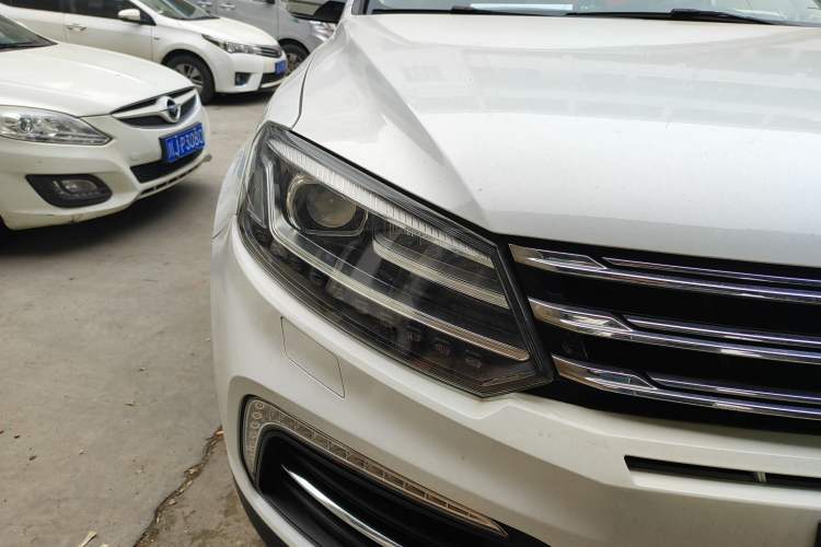 Used Zotye T600 Coupe 2017 1.5T Automatic Luxury Model Right Front Headlight