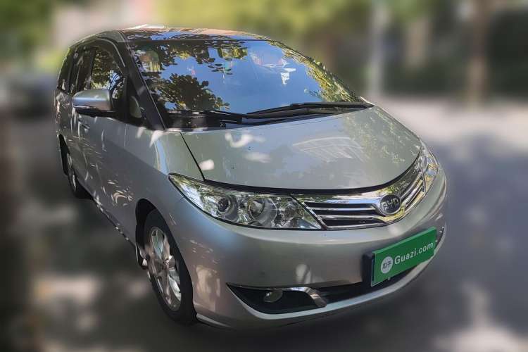 Used BYD M6 2015 2.4L Automatic Prestige Edition
