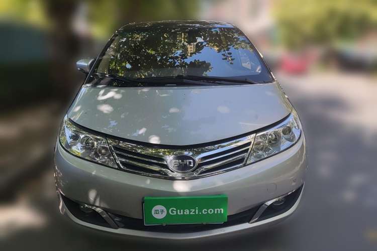 Used BYD M6 2015 2.4L Automatic Prestige Edition
