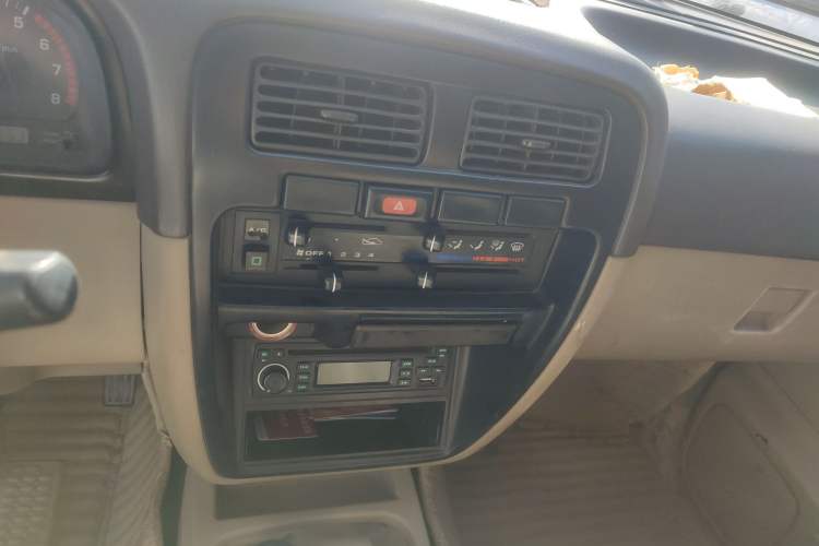 Used Dongfeng Ruichi 2013 2.4L Gasoline 4x4 Standard Edition ZG24