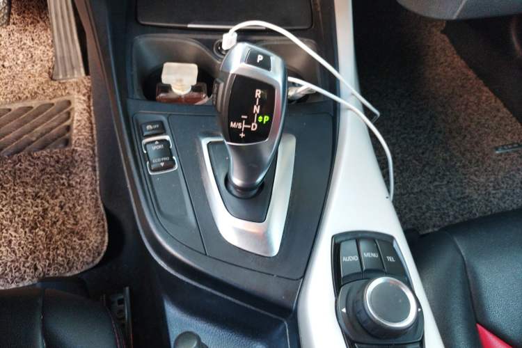 Used BMW 2 Series 2015 218i
