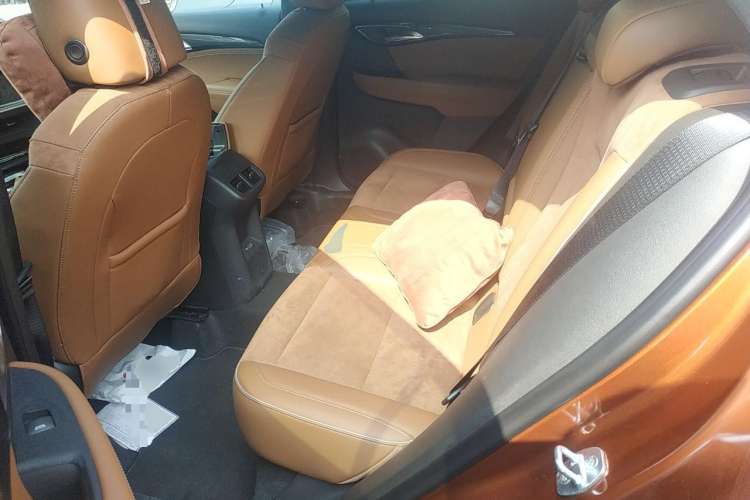 Used Buick Envision 2020 Encore S 652T Two-Wheel Drive Luxury Model
