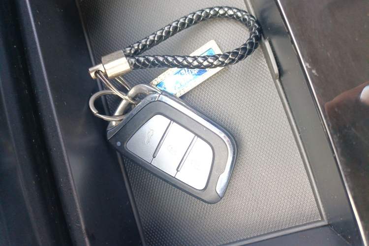 Used SOL X8 2021 300T DCT Leading Smart Connectivity Version 6 Seats