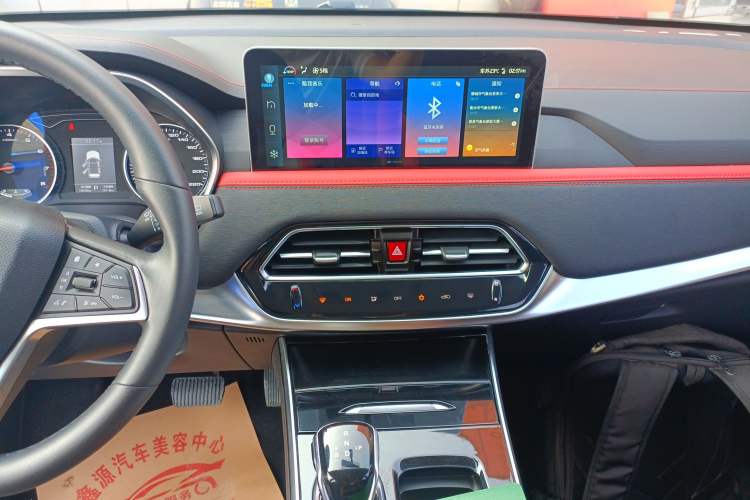 Used SOL X8 2021 300T DCT Leading Smart Connectivity Version 6 Seats