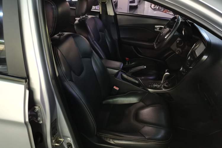 Used GAC Trumpchi GA3 2013 1.6L Automatic Luxury ESP Version