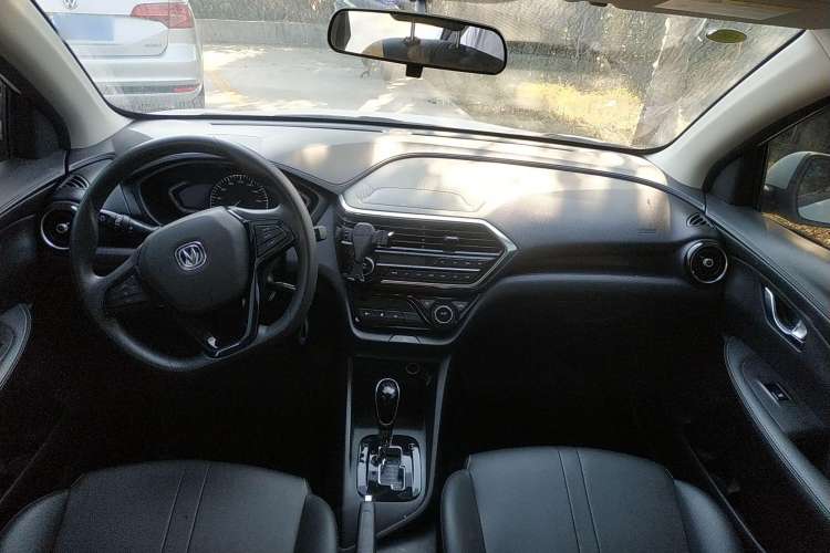 Used CHANGAN Alsvin 
