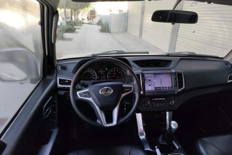 Used Leopaard Q6 2015 2.4L Manual Two-Wheel-Drive Elite Model