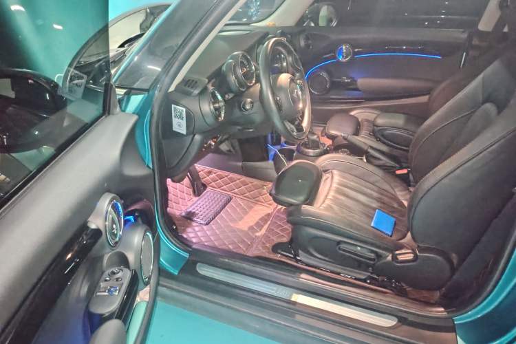 Used MINI MINI 2017 1.5T COOPER Caribbean Blue Limited Edition