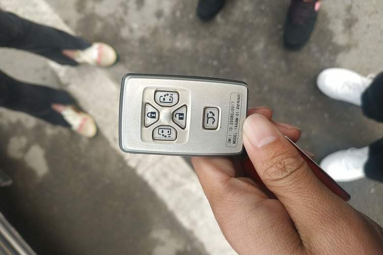 Used Toyota Previa 2006 2.4L 7-Seater Luxury Edition