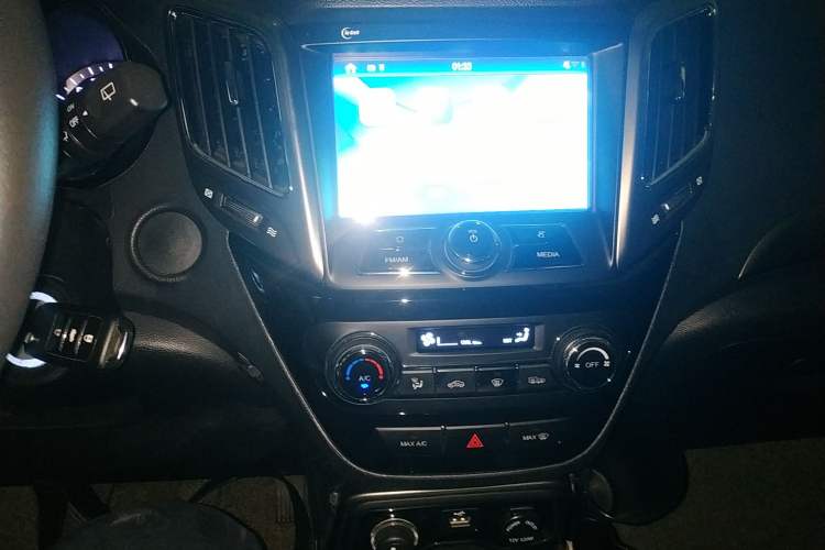Used CHANGAN CS15 2016 1.5L Manual Luxury Edition
