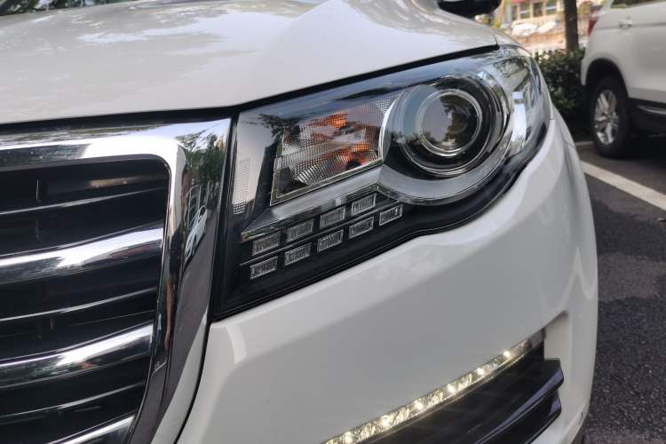 Used Haval H8 2015 2.0T Two-Wheel Drive Comfort Version
