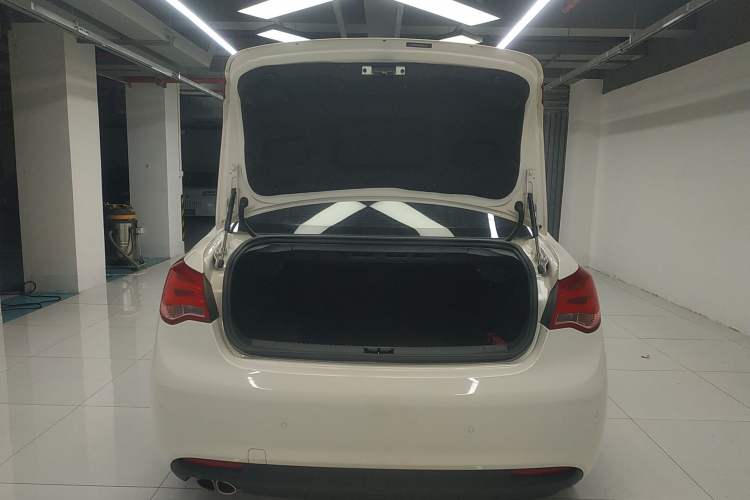 Used Roewe e550 2016 Deluxe Edition
