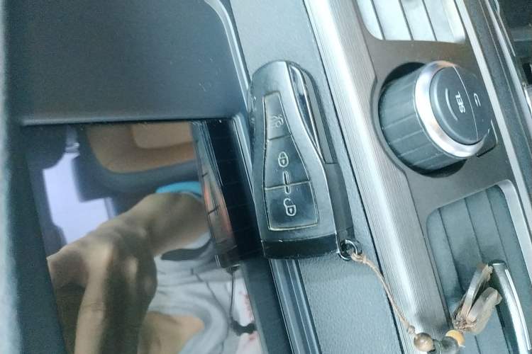 Used Roewe e550 2016 Deluxe Edition
