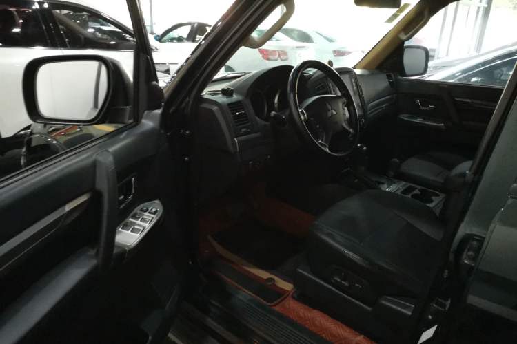 Used Mitsubishi Pajero 2012 3.0L Elite Edition