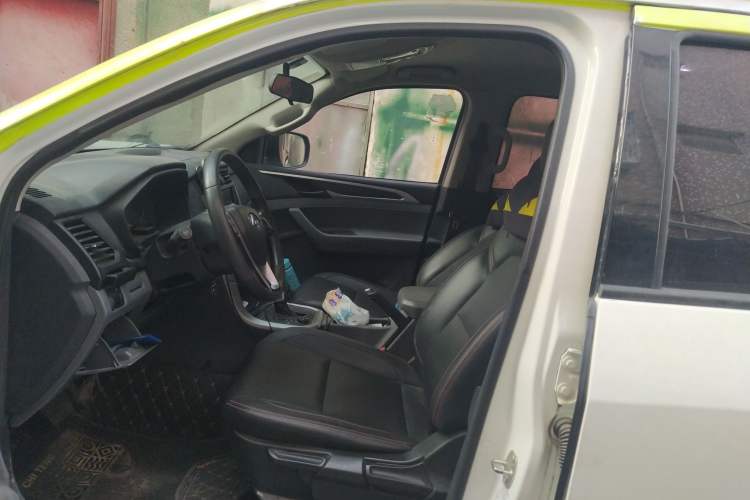 Used SAIC MAXUS T60 2017 2.8T Diesel Automatic 2WD High-Ride Comfort Plus Long-Body Emission Standard V