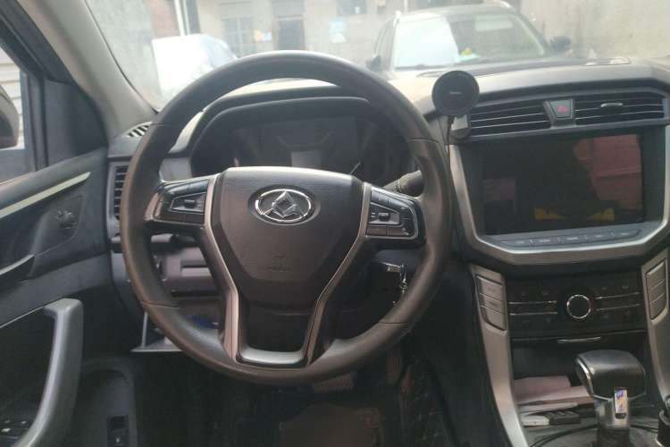 Used SAIC MAXUS T60 2017 2.8T Diesel Automatic 2WD High-Ride Comfort Plus Long-Body Emission Standard V