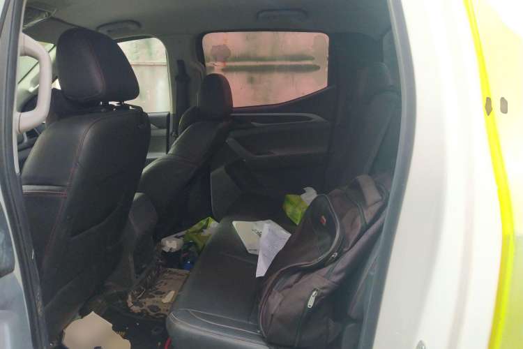 Used SAIC MAXUS T60 2017 2.8T Diesel Automatic 2WD High-Ride Comfort Plus Long-Body Emission Standard V