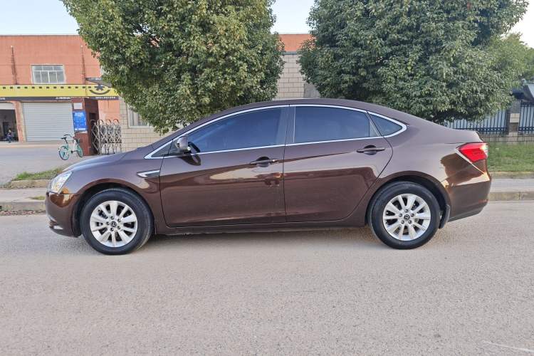 Used Luxgen 5 2014 Dance Limited Edition 1.8T Automatic Luxury Version
