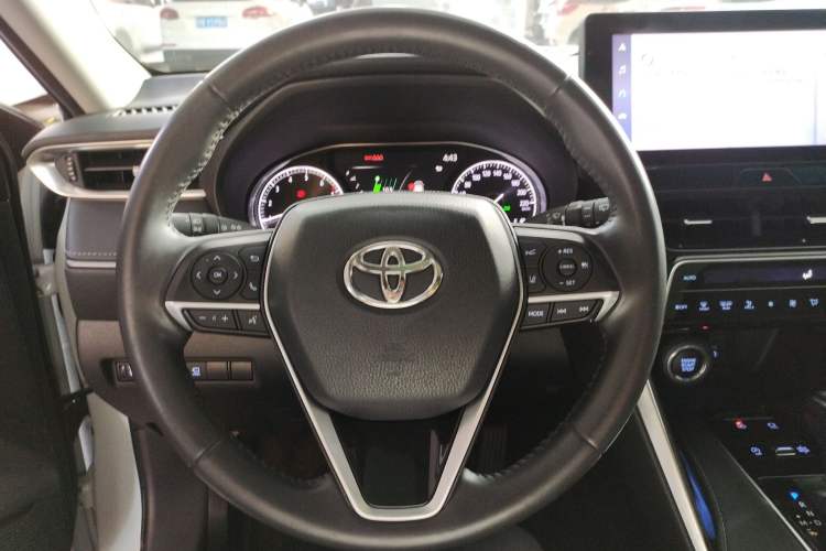 Used Toyota Harrier 2022 2.0L CVT Two-Wheel Drive Deluxe Edition
