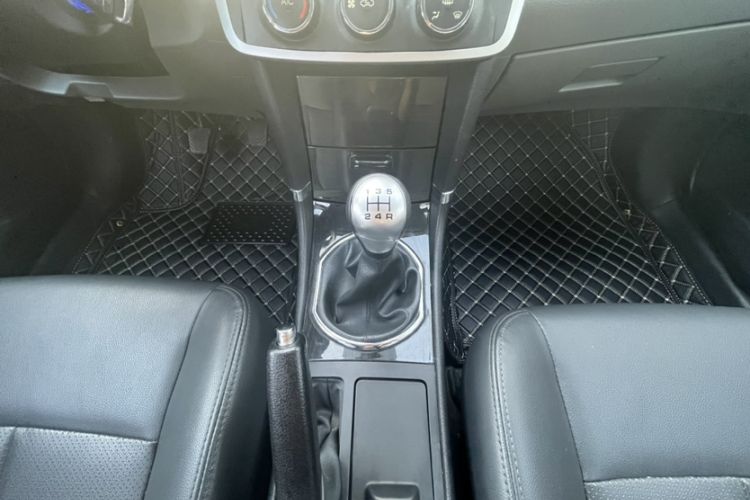 Used Zotye Z300 2014 New Vision 1.5L Manual Luxury Model
