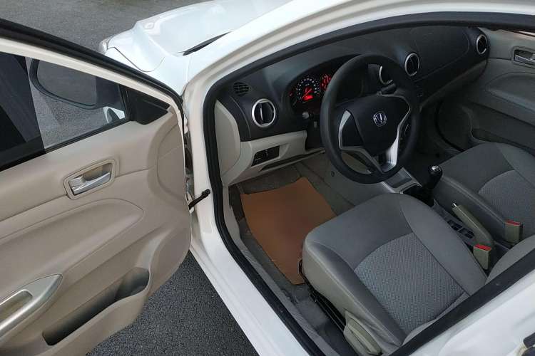 Used Changan Alsvin V3 2015 1.4L Manual Meiruan Model China V Standard
