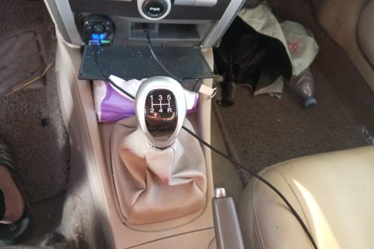 Used Soueast V3 Lingyue 2011 1.5L Manual Comfort Edition Gear Lever