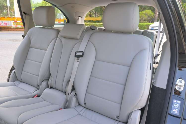 Used Mercedes-Benz R-Class 2011 R 300 L Business Model
