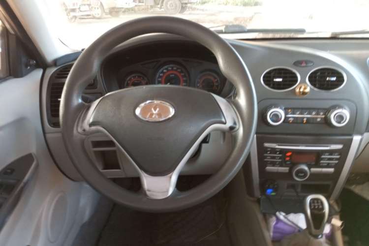 Used Soueast V3 Lingyue 2011 1.5L Manual Comfort Edition Steering Wheel