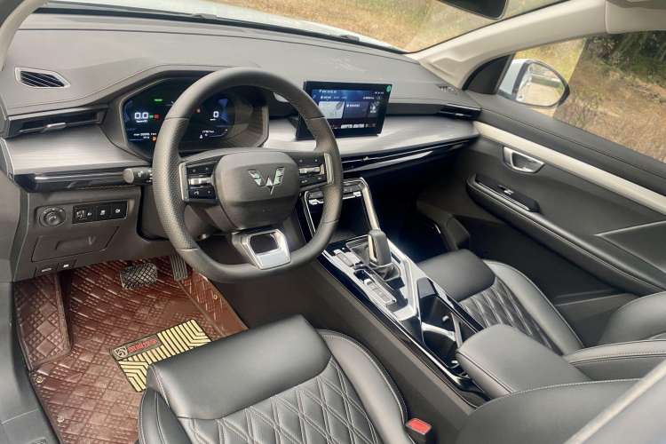 Used Wuling Asta 2022 2.0L DHT Electric-Speed Version